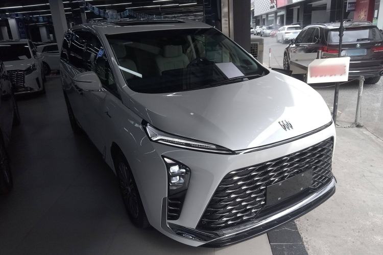 Used Buick GL8 New Energy 2024 Lu Zun Luxury Edition 7-Seater
