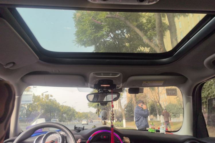 Used  MINI 2018 1.5T COOPER Classic Edition Five-Door Version
