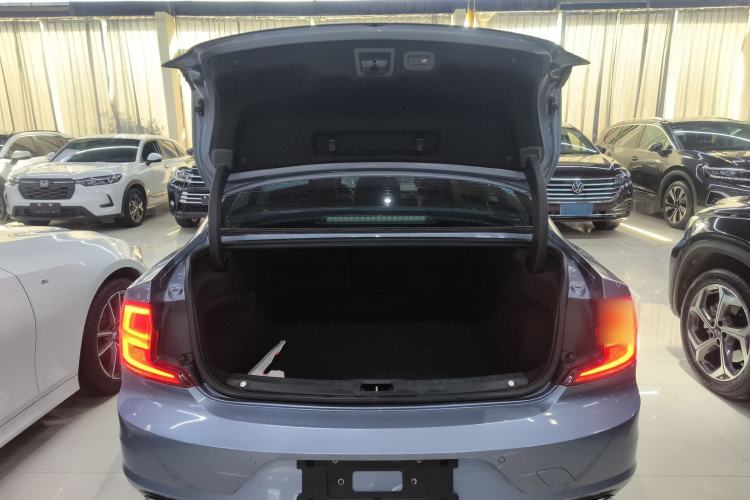 Used Volvo S90 2018 T4 Zhiyuan Edition
