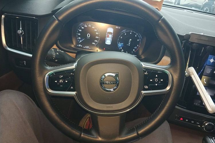 Used Volvo S90 2020 T5 Zhiyi Luxury Edition
