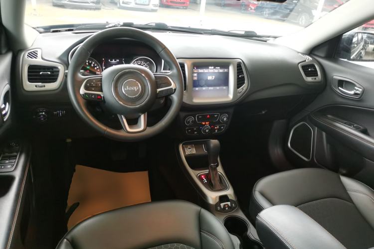 Used Jeep Compass 2019 220T Automatic Enjoyment Version
