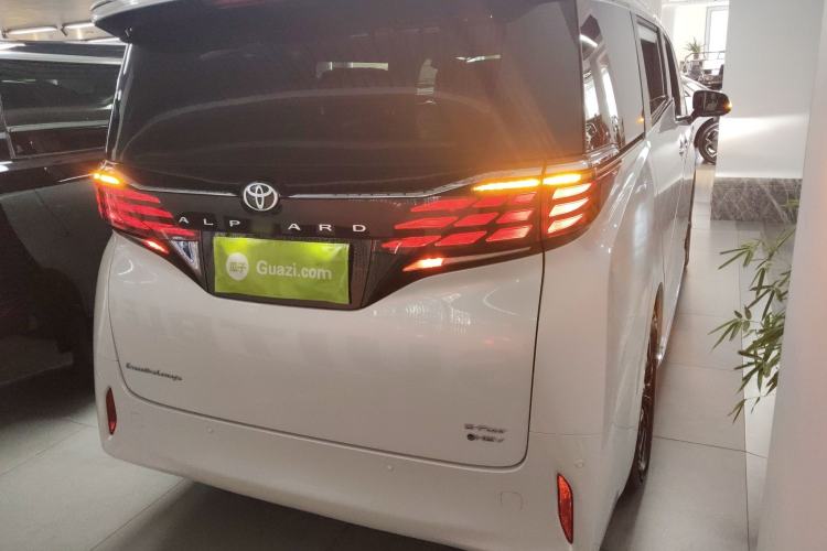 Used Toyota Alphard 2024 Dual-Engine 2.5L Deluxe Edition
