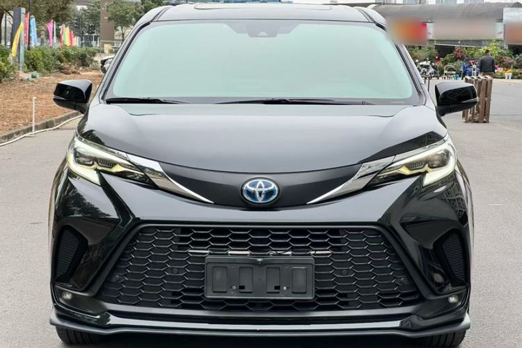 Used Toyota Granvia 2023 2.5L Hybrid Comfort Edition