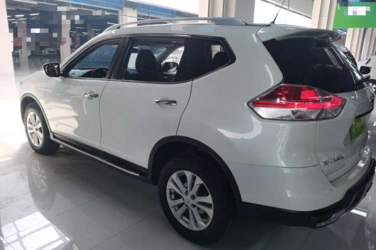 Used Nissan X-Trail 2014 2.5L CVT Leading Edition 4WD
