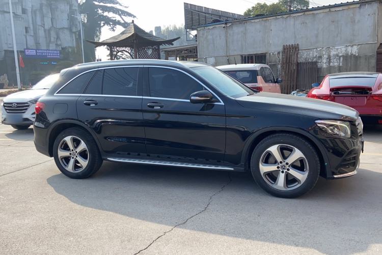 Used Mercedes-Benz GLC 2017 GLC 260 4MATIC Luxury Model
