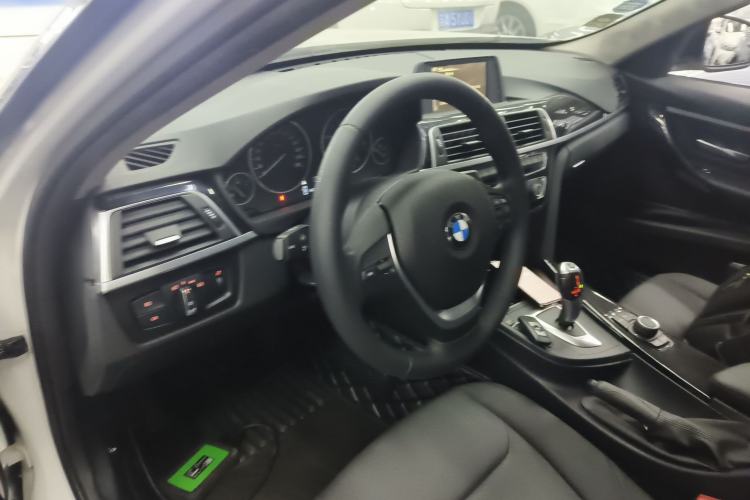 Used BMW 3 Series 2017 318i Fashion Model
