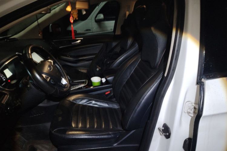 Used Ford Edge 2015 2.0T GTDi Two-Wheel-Drive High-Line Version