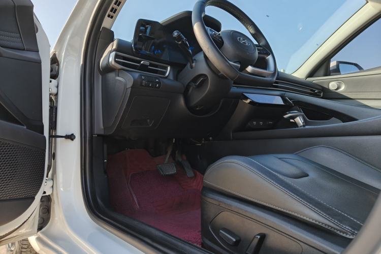 Used Hyundai Elantra 2022 1.5L CVT LUX Prestige Edition
