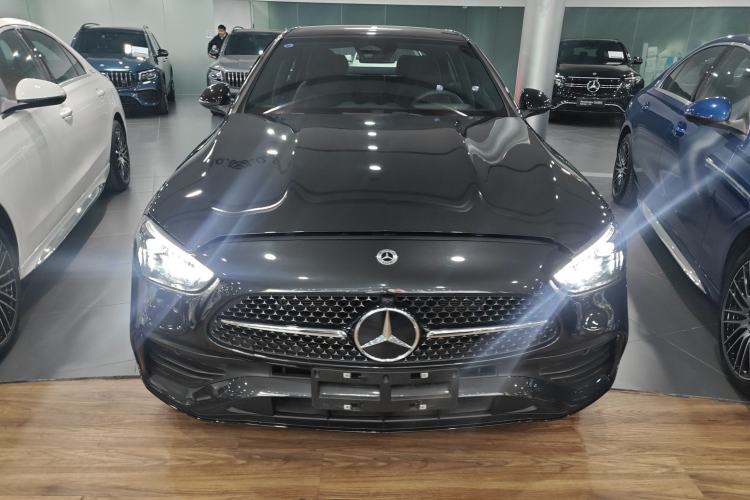 Used Mercedes-Benz C-Class 2024 Facelifted C-Class 260 L Night Edition Sports Version