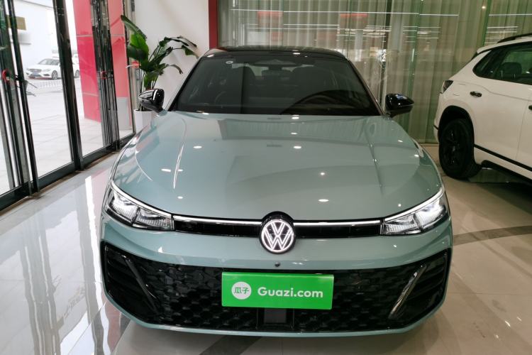 Used Volkswagen Passat 2025 Pro 380TSI Starry Dragon Luxury Edition
