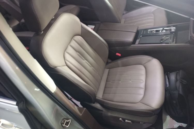 Used Volkswagen Viloran 2024 330TSI Luxury Edition
