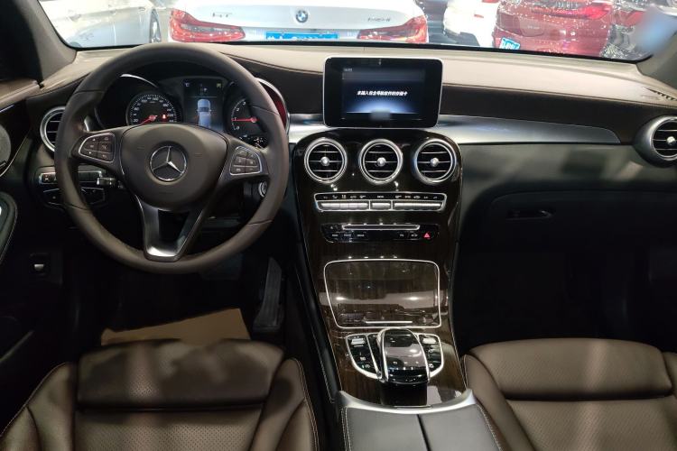 Used Mercedes-Benz GLC 2018 GLC 260 4MATIC Luxury Model
