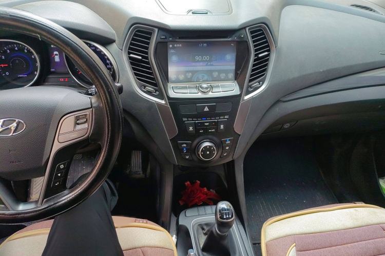 Used Hyundai Santa Fe 2013 2.4L Manual Two-Wheel Drive Comfort Version
