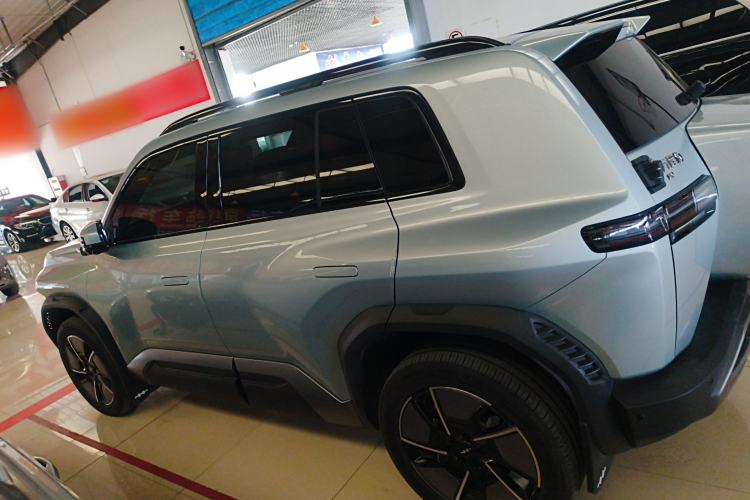 Used  Titanium 3 2025 501 km All-Wheel Drive Intelligent Driving Max Edition