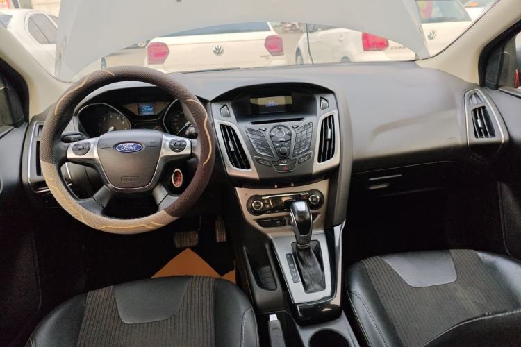 Used Ford Focus 2012 Sedan 1.6L Automatic Fashion Edition
