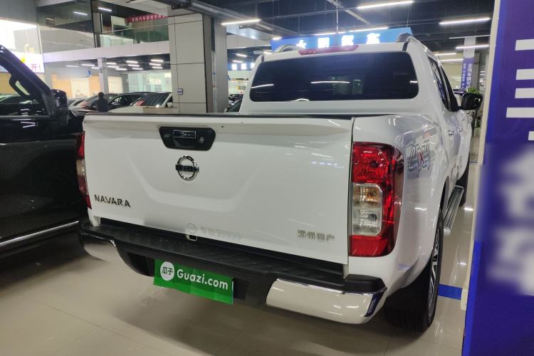 Used Nissan Navara 2021 2.5L Automatic 4x4 Premium Version QR25
