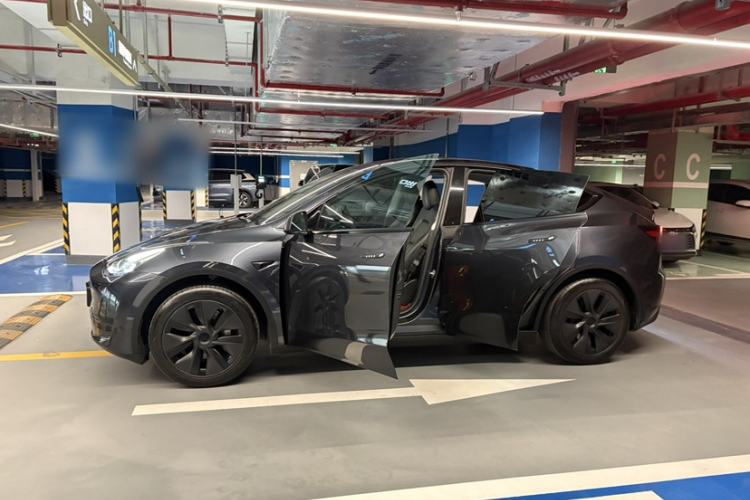 Used Tesla Model Y 2024 Rear-Wheel-Drive Version
