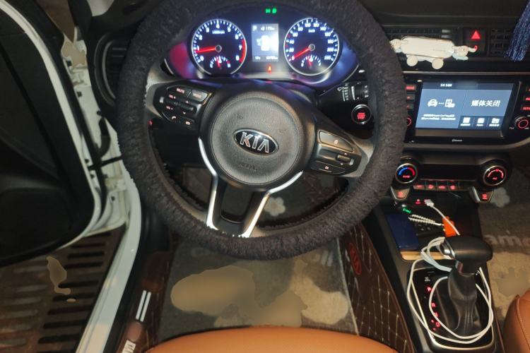 Used Kia KX Cross 2017 1.4L AT GLS