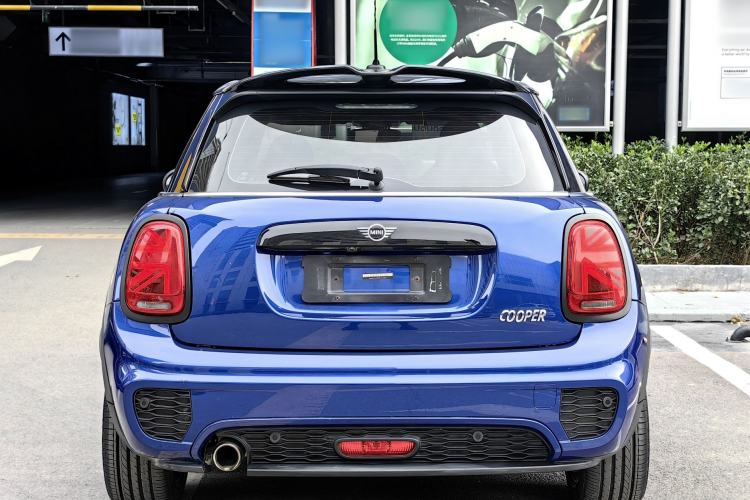 Used  MINI 2018 1.5T COOPER Racing Edition Five-Door Version
