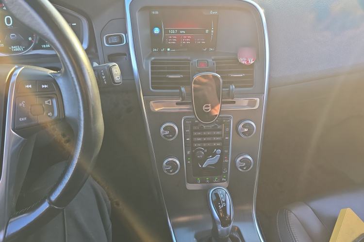 Used Volvo XC60 2015 T5 AWD Zhiyuan Edition
