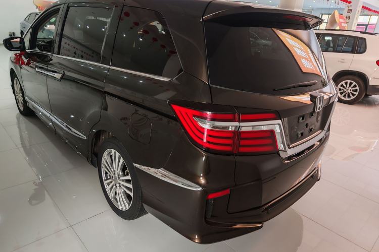 Used Honda Elysion 2016 2.4L Luxury Edition
