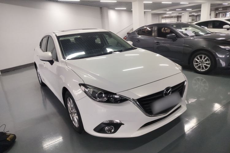 Used Mazda Mazda 3 Axela 2016 Sedan 1.5L Automatic Luxury Model