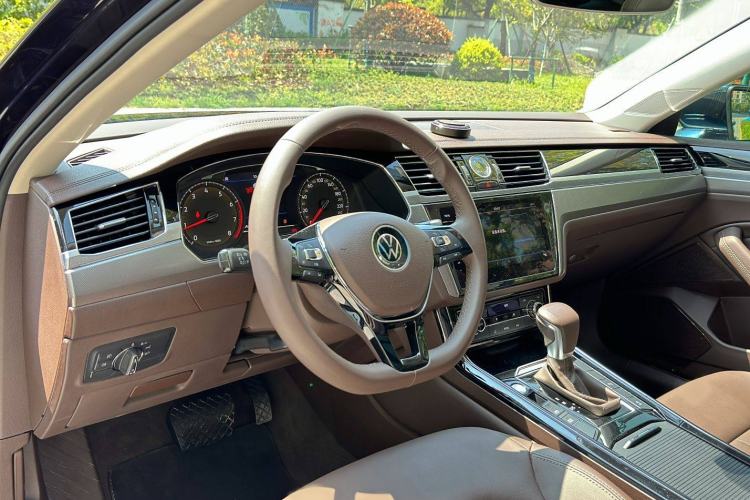 Used Volkswagen Phideon 2021 380TSI Luxury Edition
