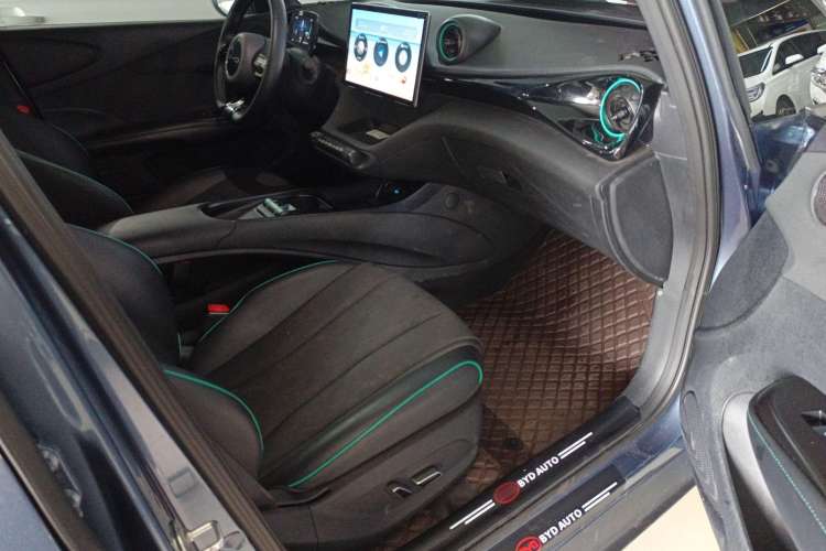 Used BYD Dolphin 2024 Honor Edition 420km Fashion Version
