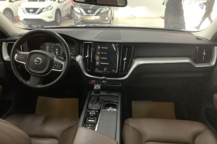 Used Volvo XC60 2019 T5 4x4 Smart Edition China VI Standard