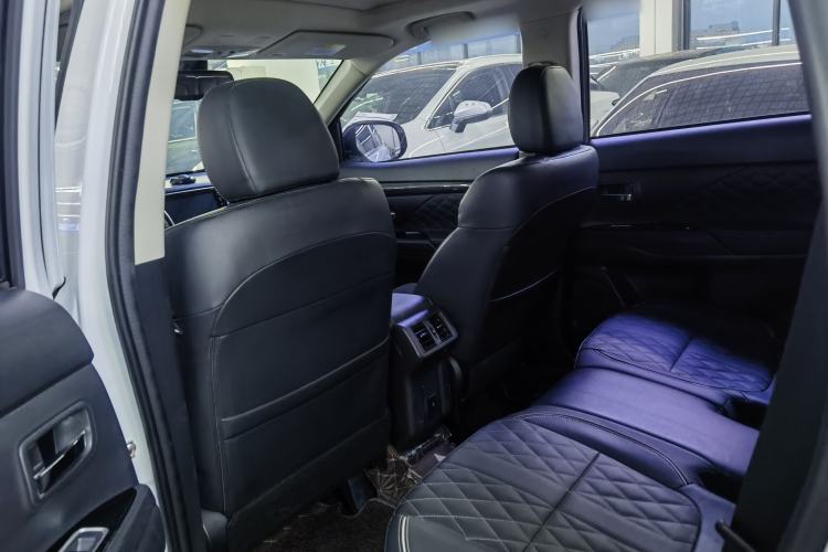 Used Mitsubishi Outlander 2020 2.4L 4x4 Zhi Xiang Edition 5 Seats
