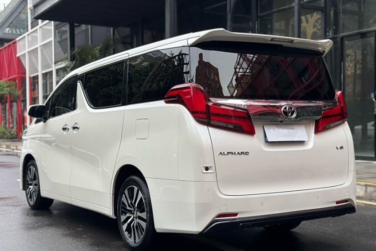 Used Toyota Alphard 2018 Revised Version 3.5L Luxury Edition

