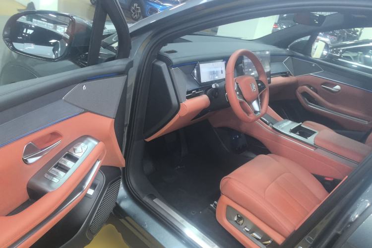 Used BYD Tang L 2025 DM 175KM Drone Player Edition
