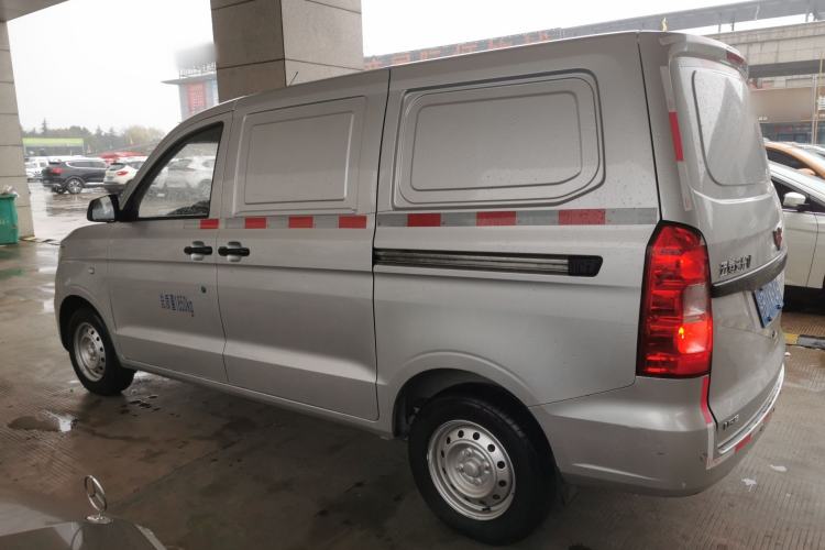 Used Wuling Hongguang V 2022 1.5L Jingqu Edition Enclosed-Window Vehicle with Electric Power Steering LAR
