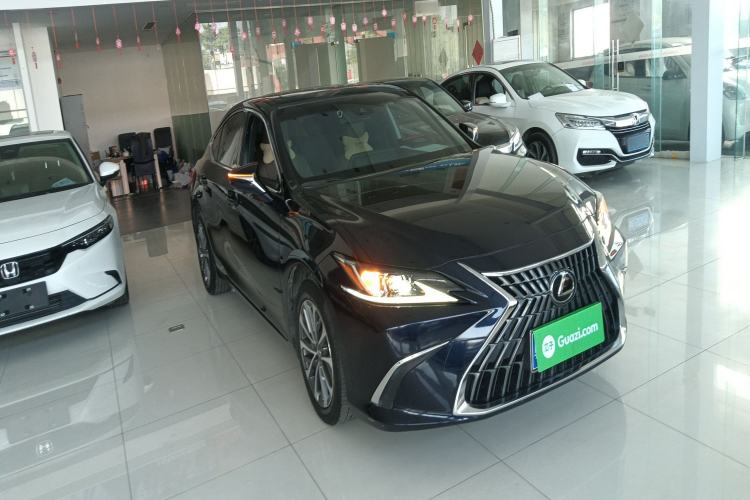 Used Lexus ES 2021 260 Excellence Edition
