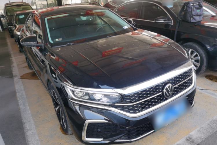 Used Volkswagen Passat 2023 330TSI Starry Luxury Edition
