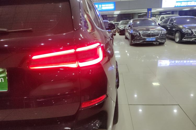 Used BMW X5 2022 Restyled xDrive 30Li Luxury Version M Sport Package
