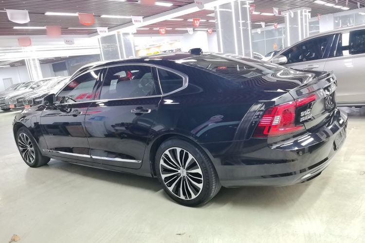 Used Volvo S90 New Energy 2023 T8 Plug-in Hybrid All-Wheel Drive Long-Range Zhiyi Luxury Edition
