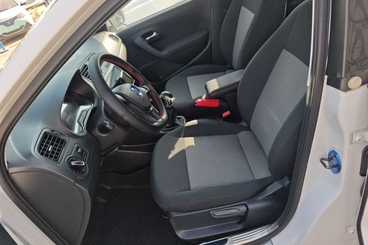 Used Volkswagen Polo 2016 1.4L Manual Fashion Model