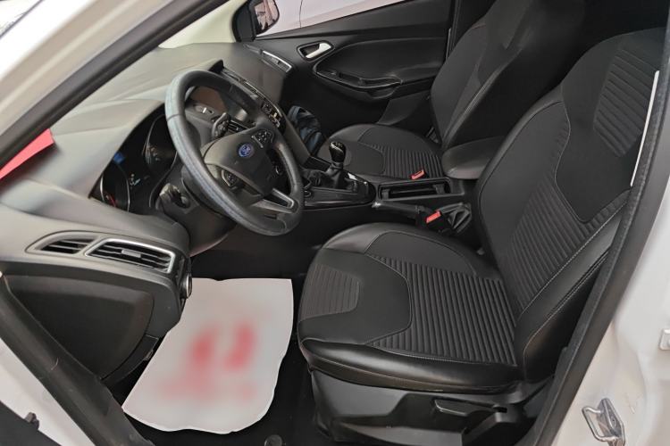 Used Ford Focus 2017 Sedan 1.6L Manual Fashion Edition Smart Drive Version
