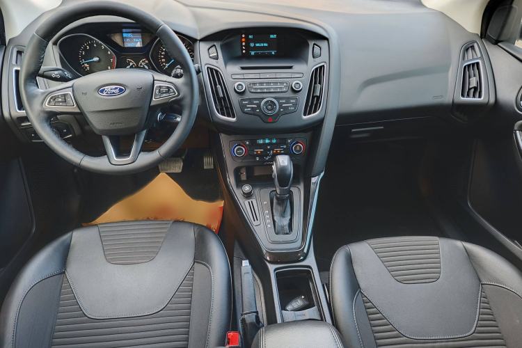 Used Ford Focus 2015 Hatchback 1.6L Automatic Fashion Edition
