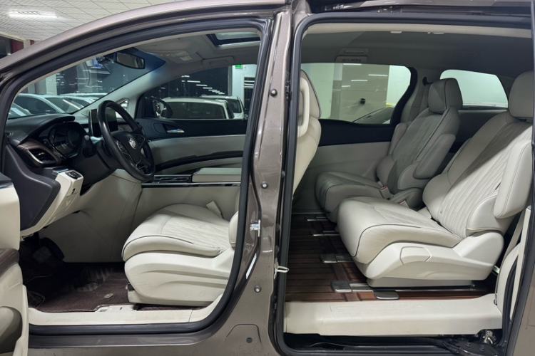 Used Buick GL8 2021 Land Cruiser Executive Class 652T Luxury Model
