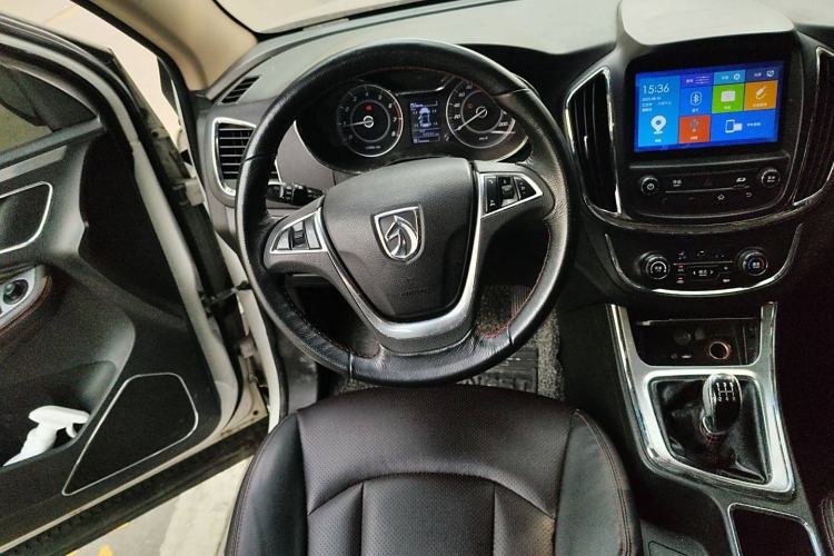 Used Baojun 560 2015 1.8L Manual Luxury Model