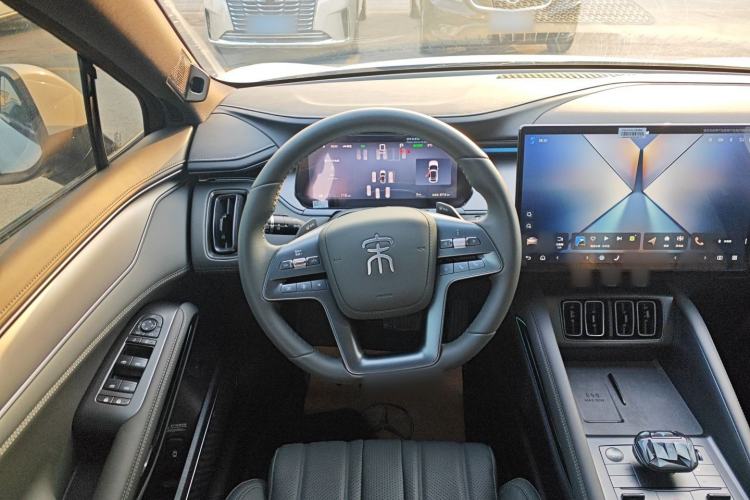 Used BYD Song L EV 2025 Intelligent Driving Version 662 km LiDAR Excellence Edition
