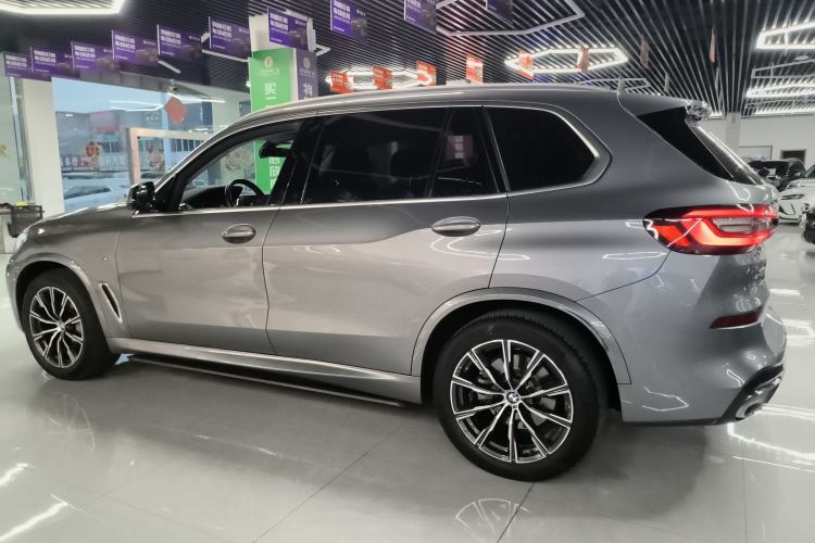 Used BMW X5 2022 Restyled xDrive 30Li Luxury Version M Sport Package
