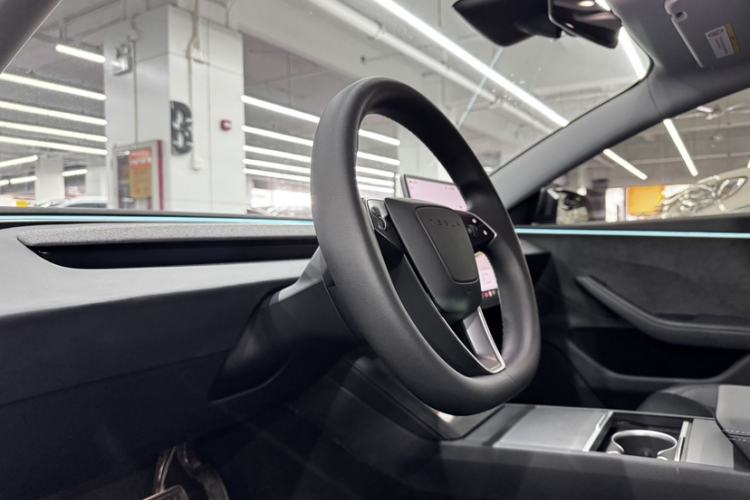 Used Tesla Model 3 2023 Long-Range All-Wheel-Drive Version
