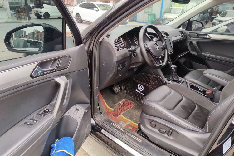 Used Volkswagen Tiguan L 2019 Revised 330TSI Automatic Two-Wheel Drive Smart & Luxury Edition China VI Standard
