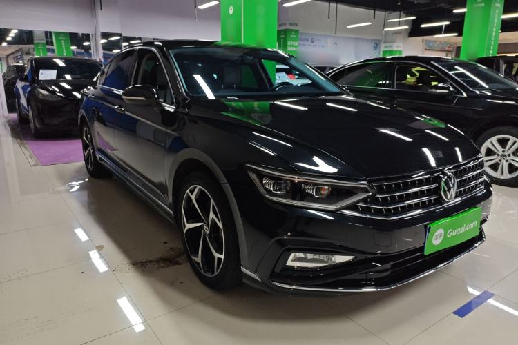 Used Volkswagen Magotan 2023 2 Million Units Limited Edition 280TSI DSG Leading Version