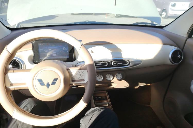 Used Wuling Hongguang MINIEV 2025 Four-Door Version Advanced Edition
