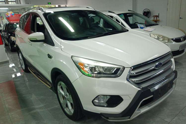 Used Ford Kuga 2018 EcoBoost 180 Two-Wheel-Drive Platinum Edition

