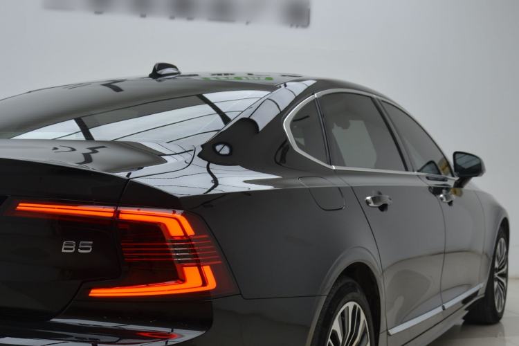 Used Volvo S90 2023 B5 Zhiyi Luxury Edition
